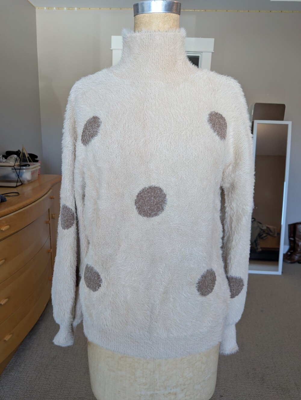 XS Elie Tahari Cozy Cream Polka Dot Turtleneck Sweater